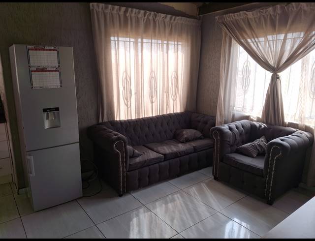 2 BEDROOM FREEHOLD FOR SALE IN VILLA LIZA